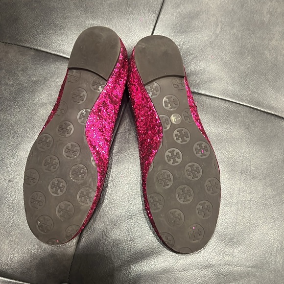 Tory Burch "Reva" Glitter Hot Pink with Silver Logo Flat Size 7.5 - Picture 5 of 7